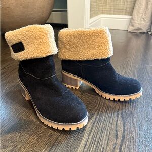 Black and Tan Boots with Fur Lining